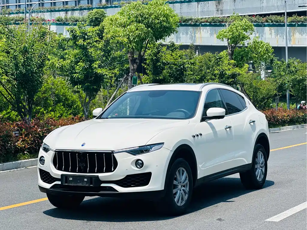 Maserati Levante 2018 — фото 1
