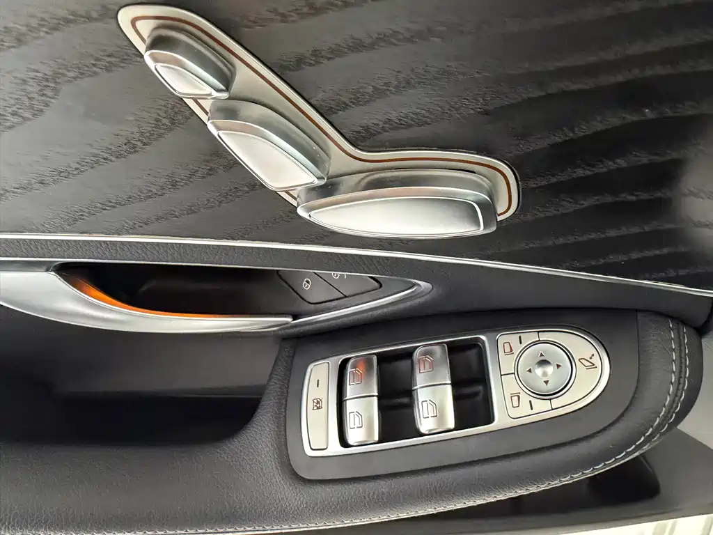 Mercedes-Benz C-Class 2018 — фото 14
