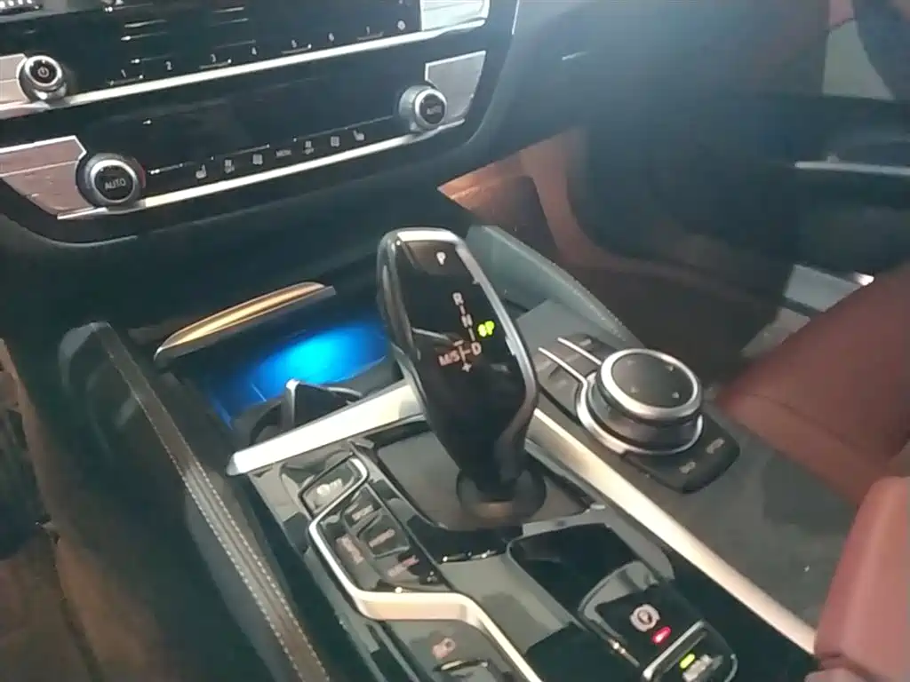 BMW 5 Series New Energy 2022 — фото 14