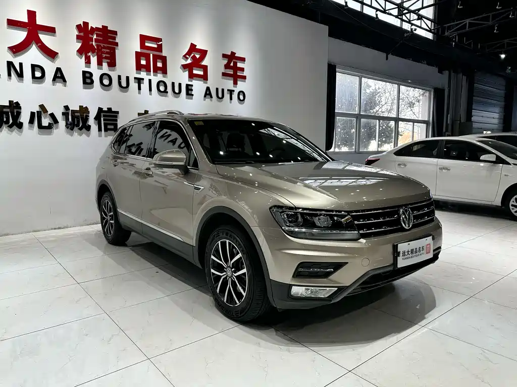 Volkswagen Tiguan L 2018 — фото 3