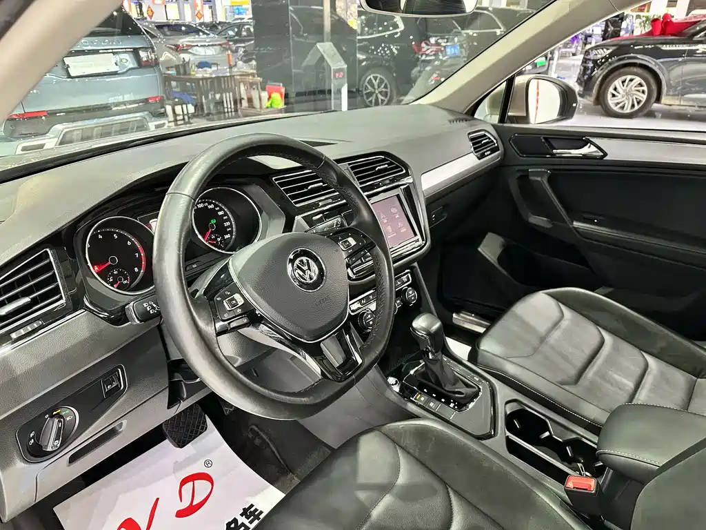 Volkswagen Tiguan L 2018 — фото 5