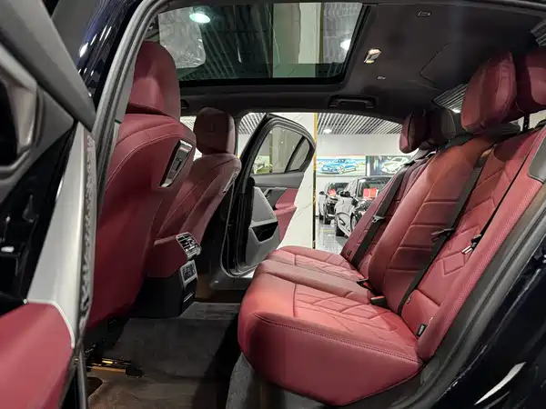 BMW 5 Series 2026