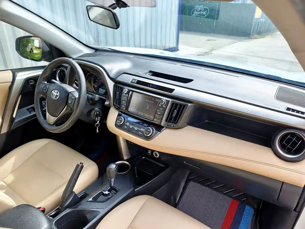 Toyota RAV4 2015 — фото 36