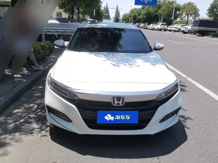 Honda Accord 2019 — фото 2