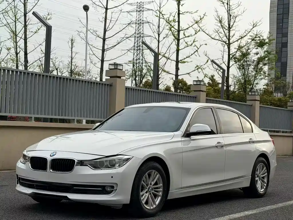BMW 3 Series 2014 — фото 1