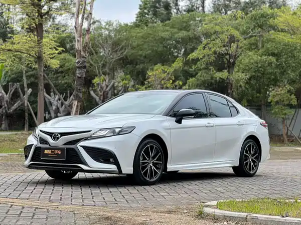Toyota Camry 2021