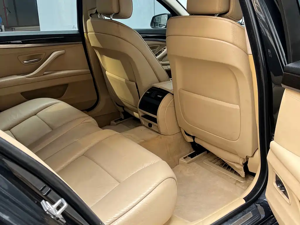 BMW 5 Series 2012 — фото 12