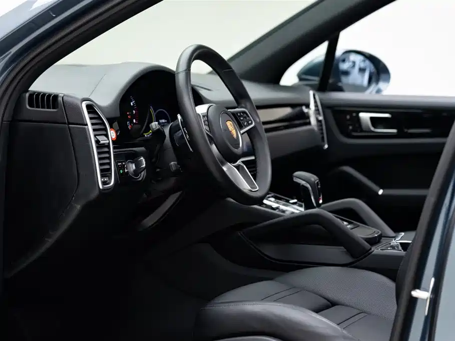 Porsche Cayenne 2020 — фото 10