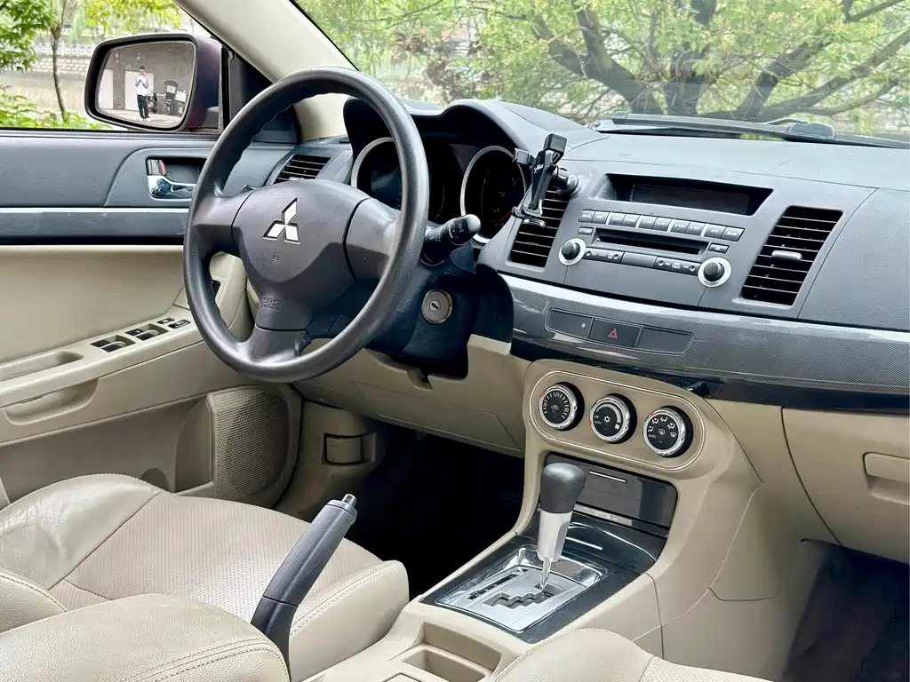 Mitsubishi Lancer EX 2011 — фото 14