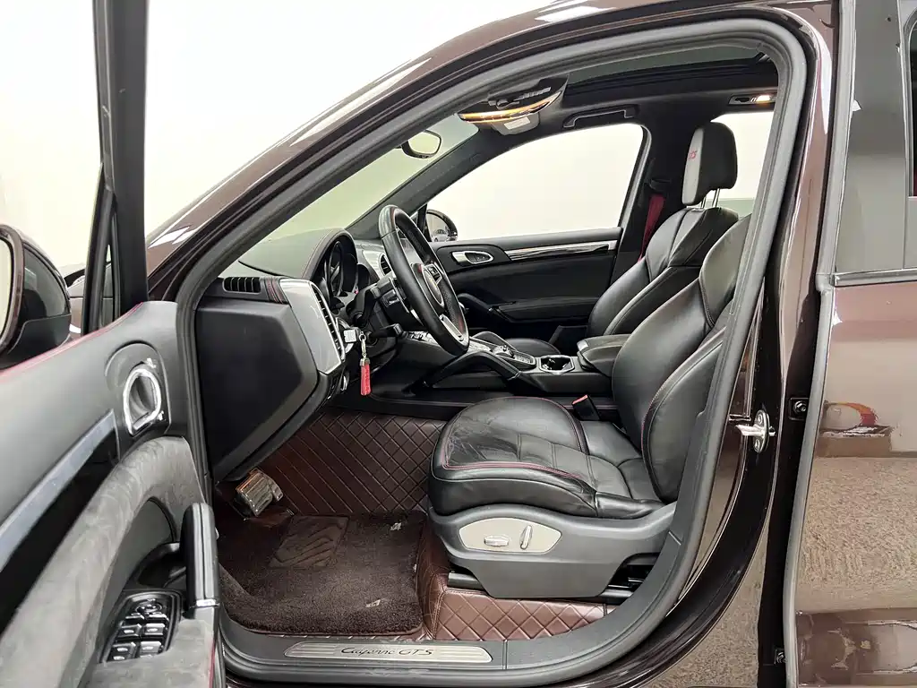 Porsche Cayenne 2016 — фото 15