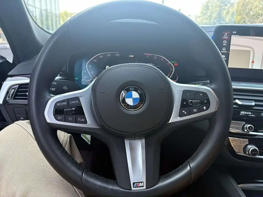 BMW 5 Series 2020 — фото 11
