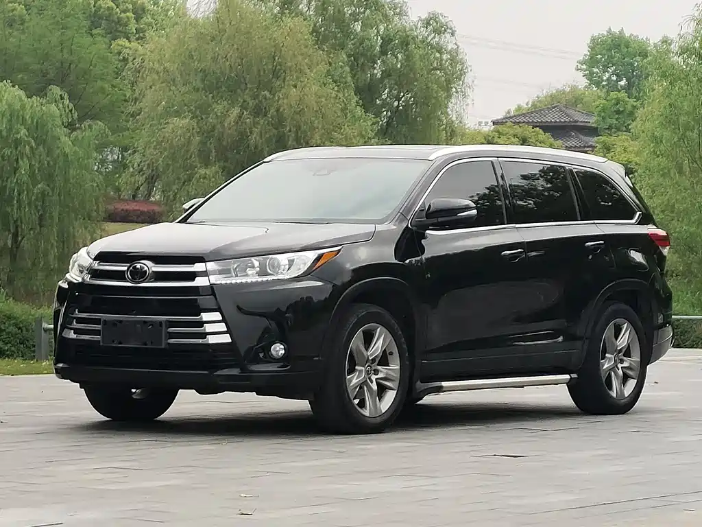 Toyota Highlander 2020 — фото 1