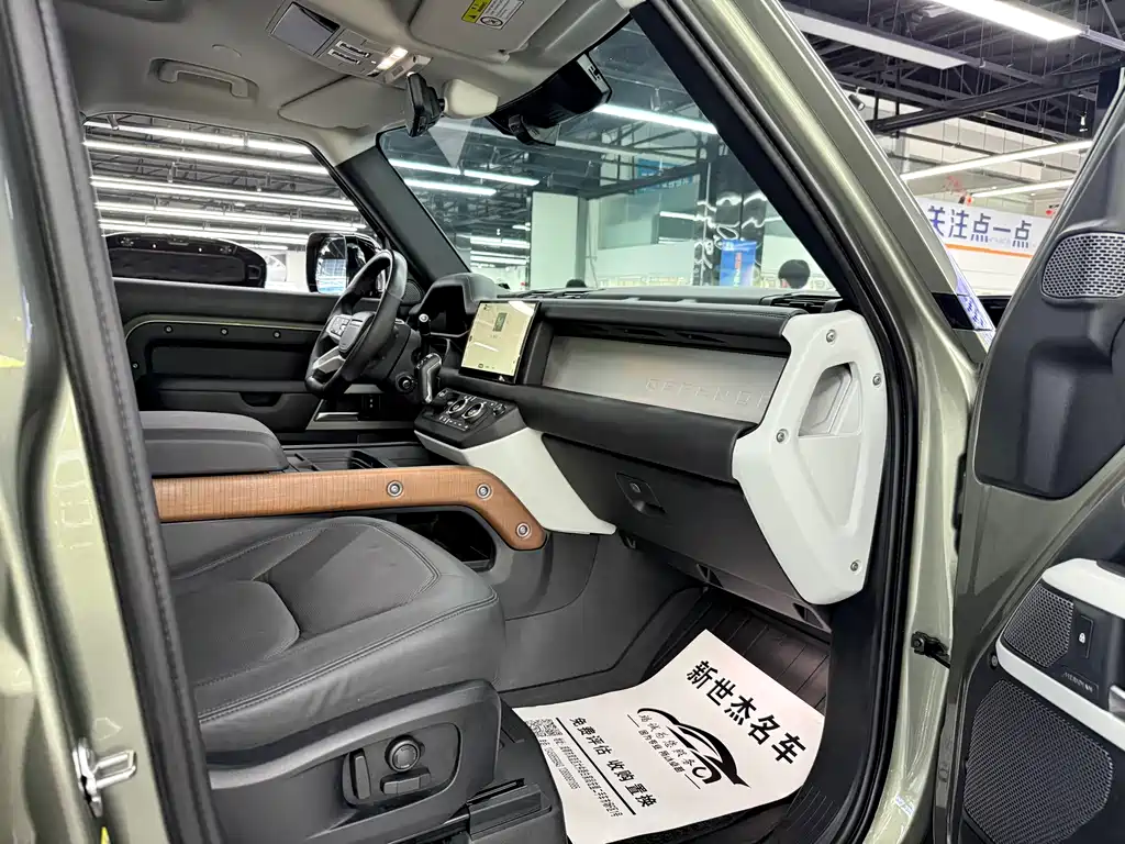 Land Rover Defender 2022 — фото 10