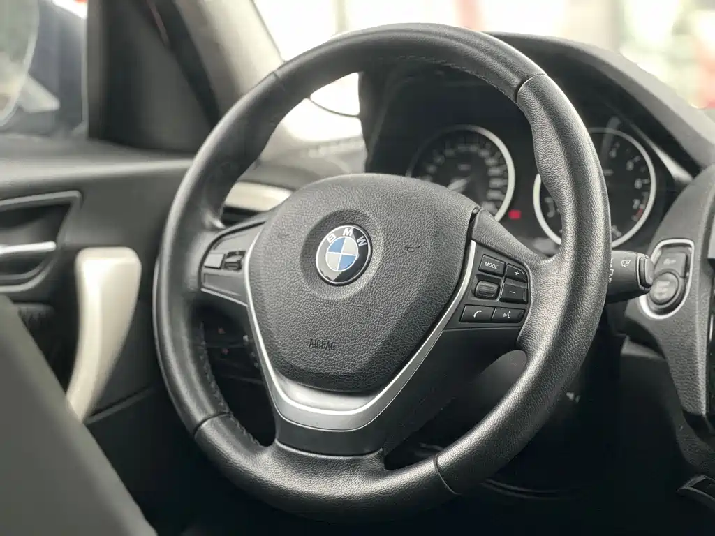 BMW 1 Series 2016 — фото 11