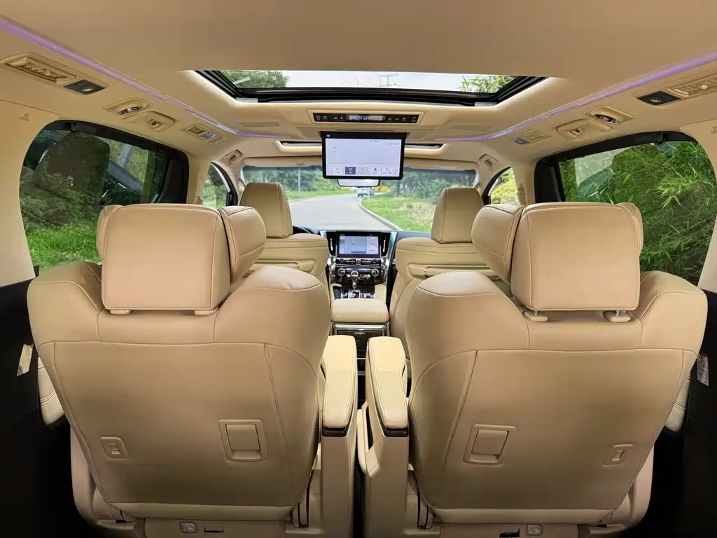 Toyota Vellfire 2020 — фото 10