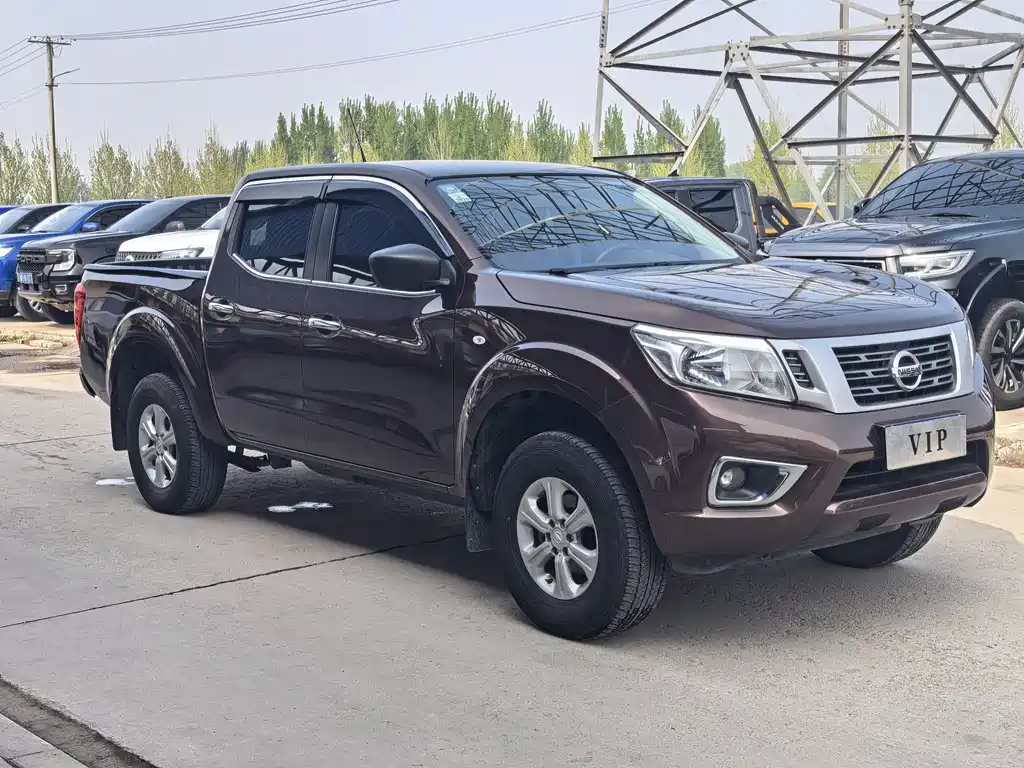 Nissan Navara 2023 — фото 4