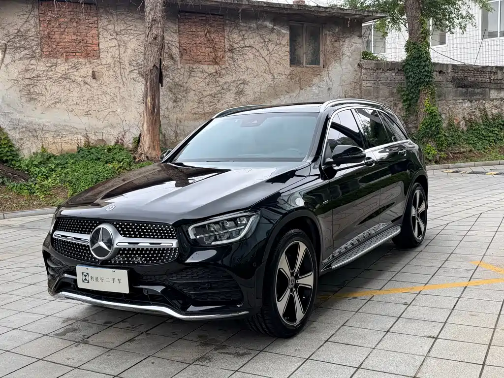 Mercedes-Benz GLC 2022 — фото 1