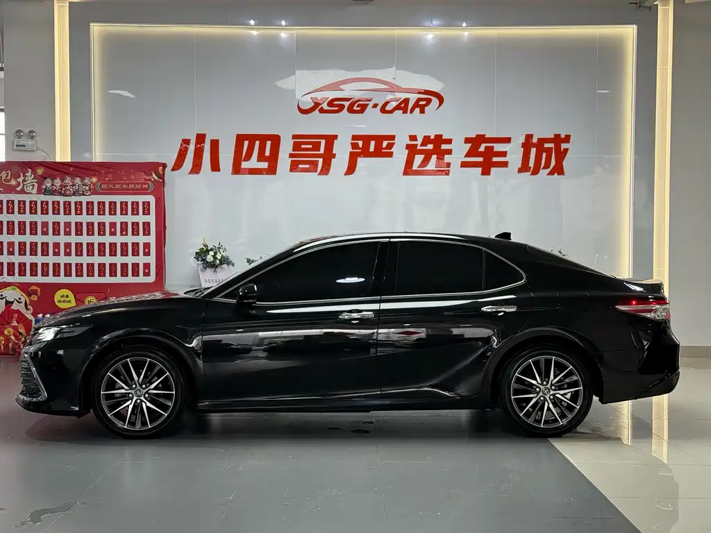 Toyota Camry 2022 — фото 3
