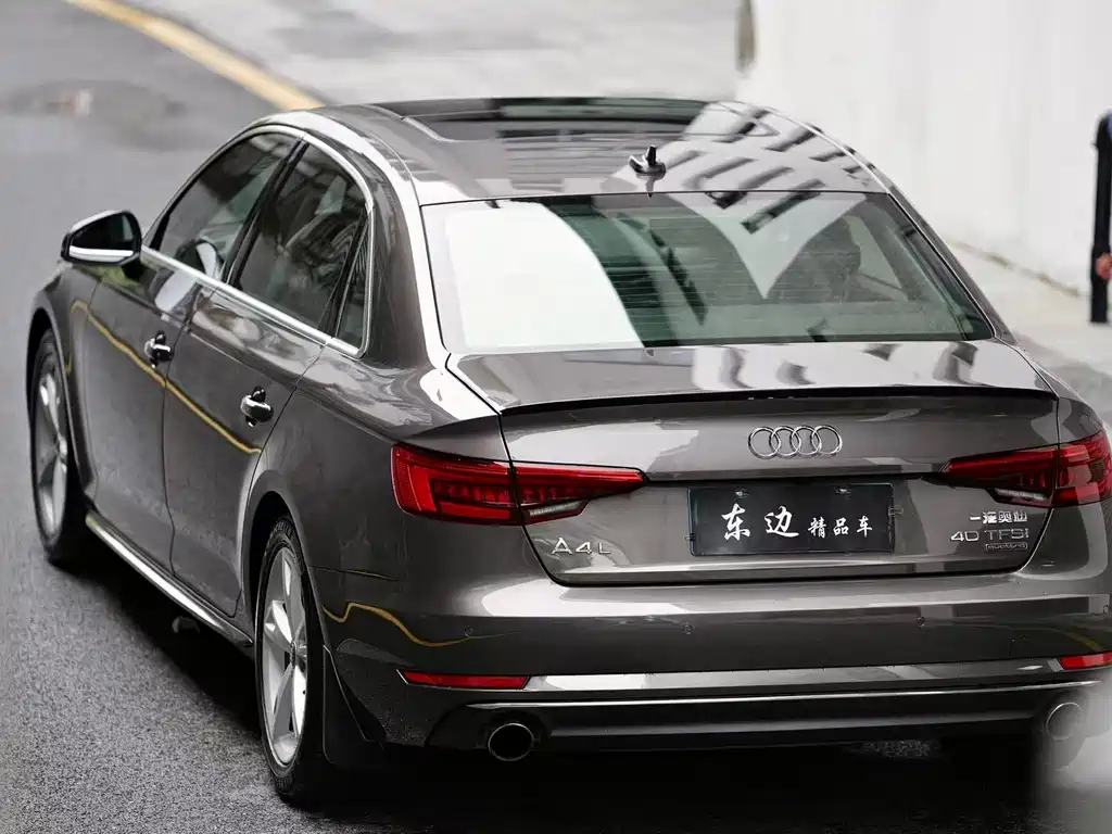 Audi A4L 2017 — фото 12
