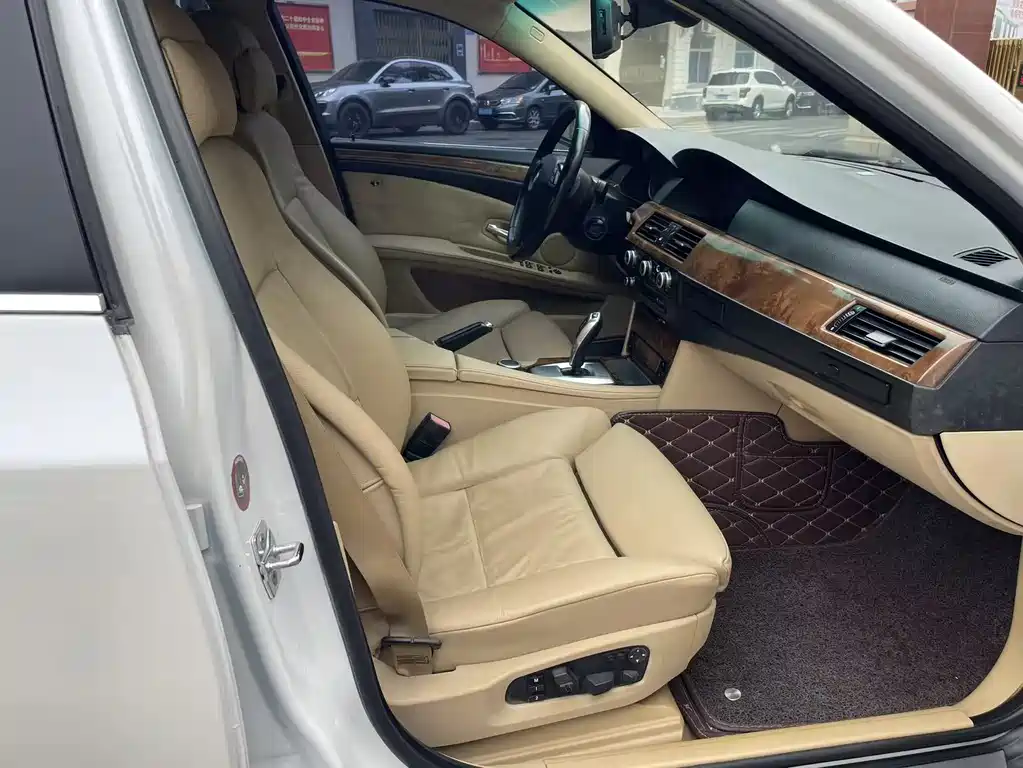 BMW 5 Series 2008 — фото 10