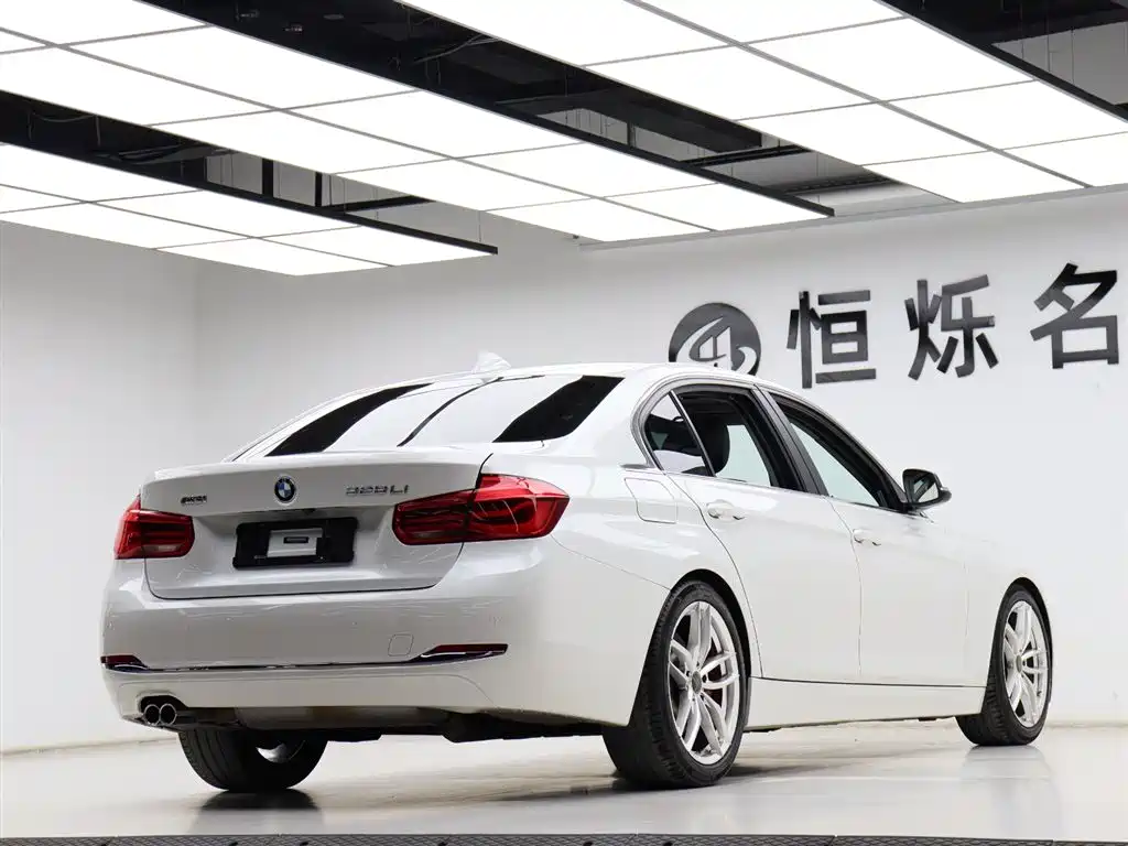BMW 3 Series 2016 — фото 26