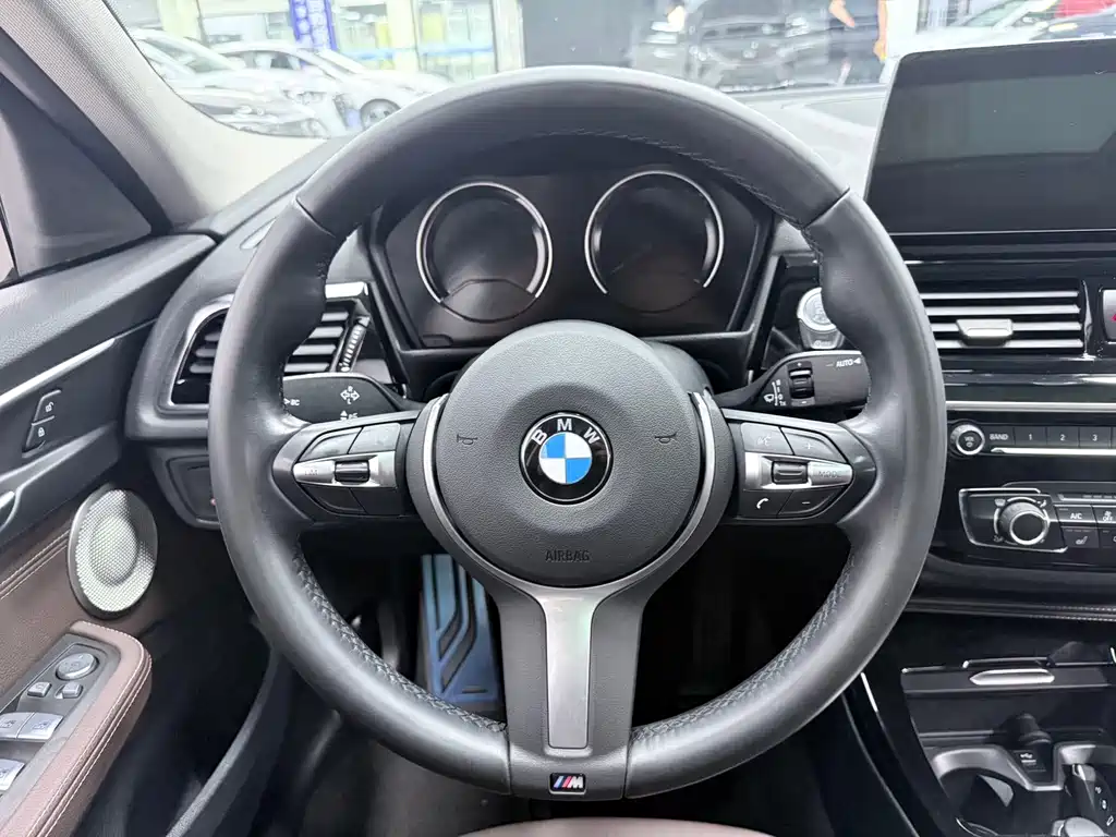 BMW 1 Series 2022 — фото 12