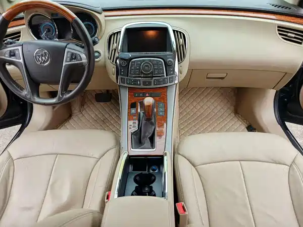 Buick LaCrosse 2011
