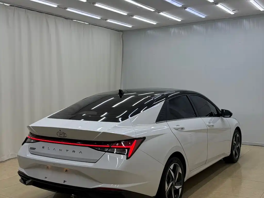 Hyundai Elantra 2023