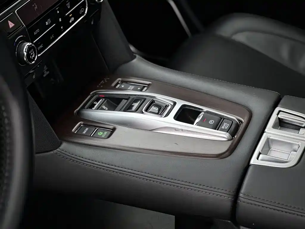 Honda UR-V 2017 — фото 11