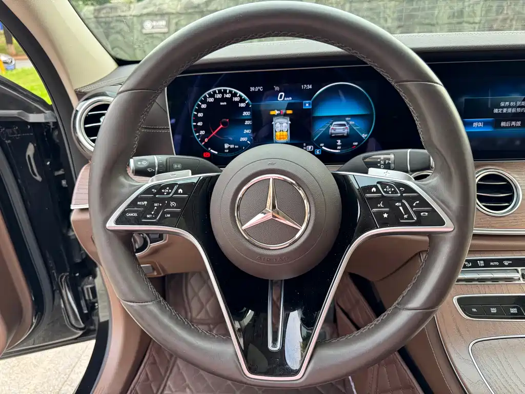 Mercedes-Benz E-Class 2022 — фото 13