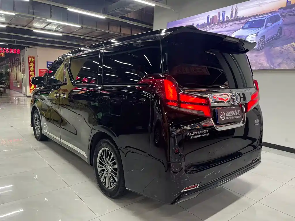 Toyota Alphard 2020 — фото 4