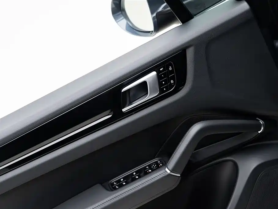 Porsche Cayenne 2020 — фото 17