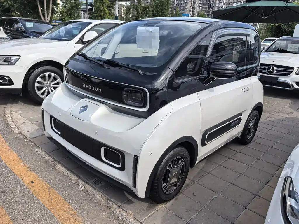 Baojun E300 2020