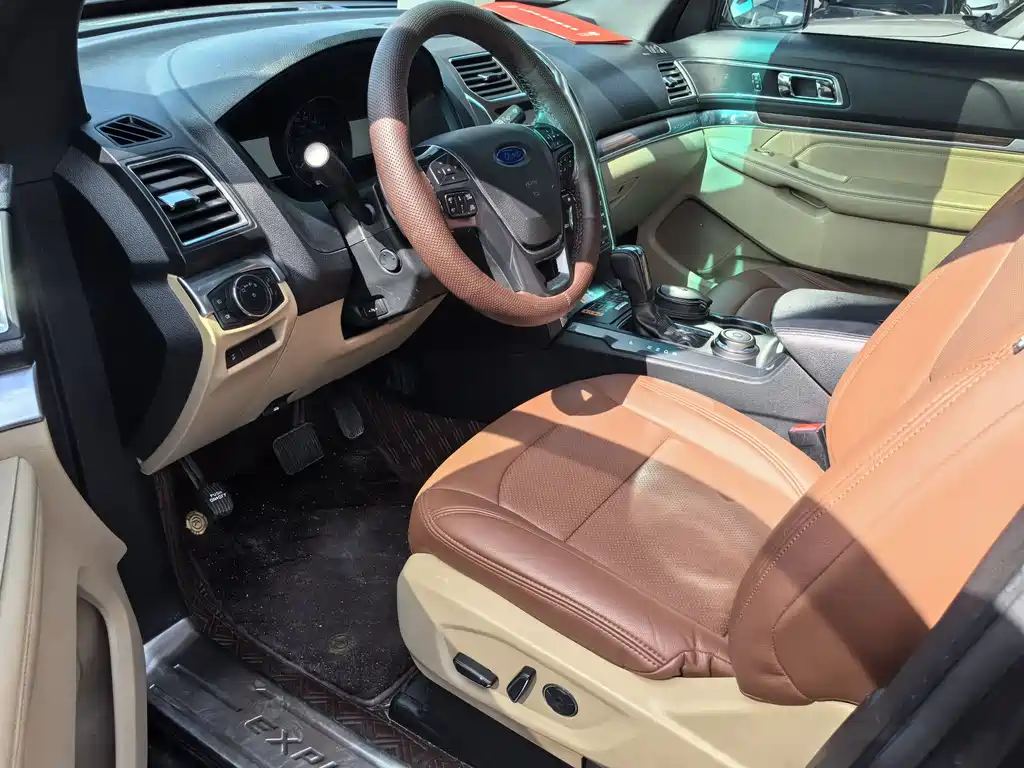 Ford Explorer 2016 — фото 13
