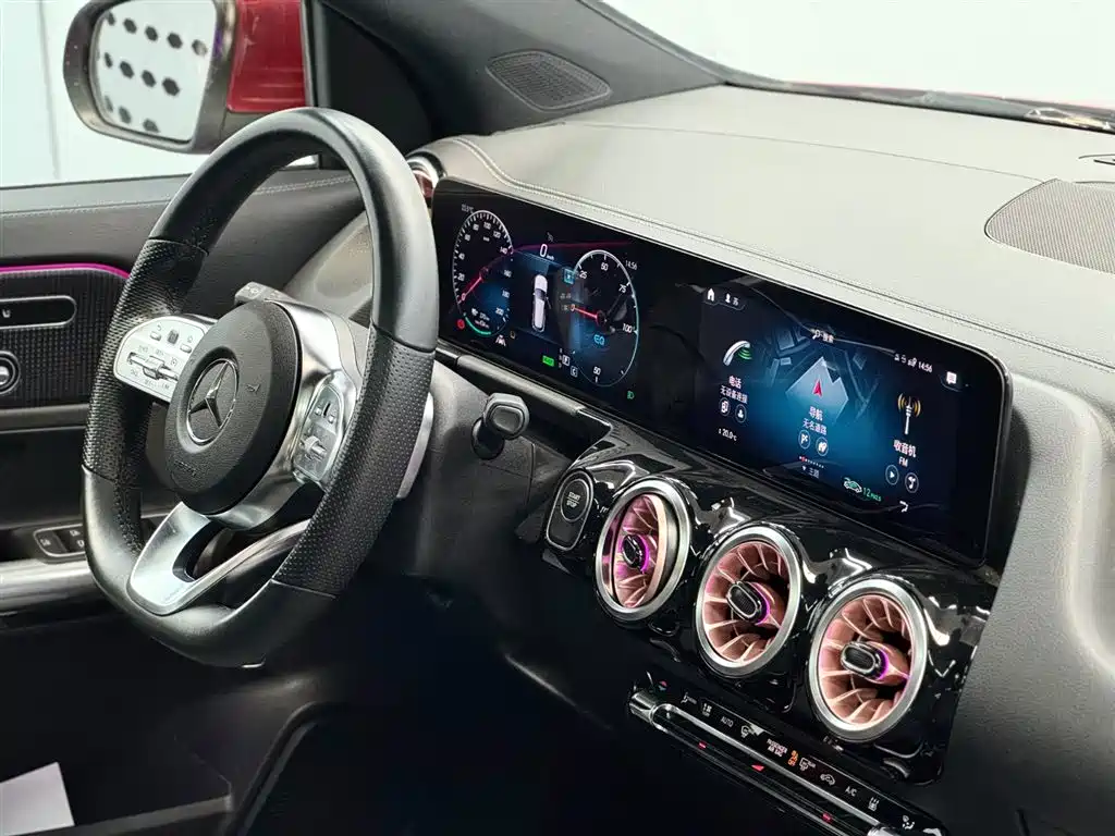 Mercedes-Benz EQA 2024 — фото 10