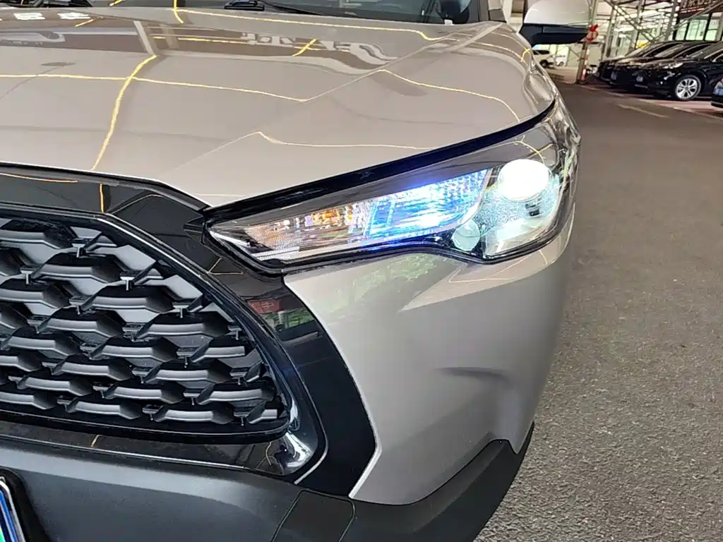 Toyota Corolla Cross 2022 — фото 24