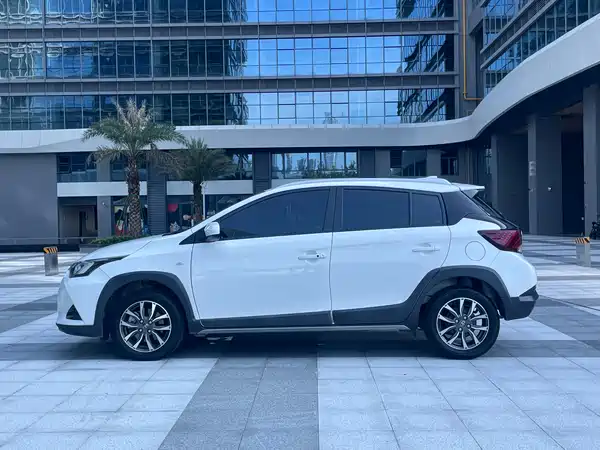 Toyota Yaris L 2022