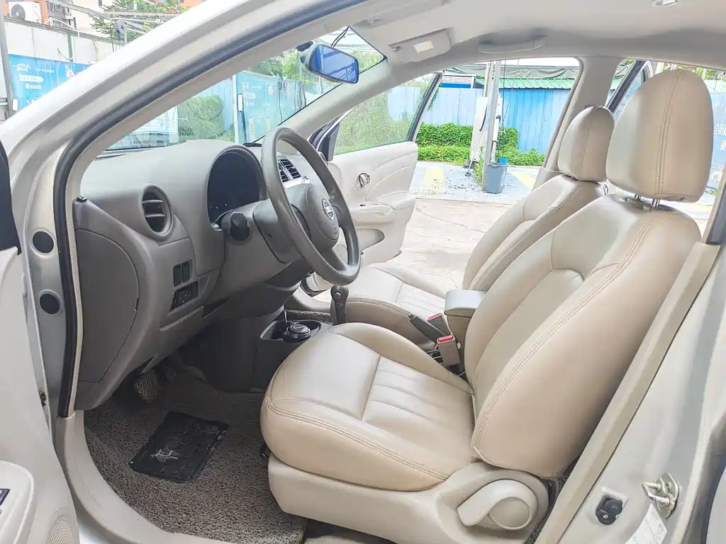 Nissan Sunny 2013
