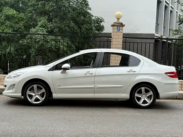 Peugeot 408 2013