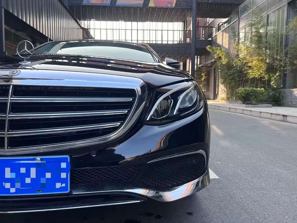 Mercedes-Benz E-Class 2019 — фото 13