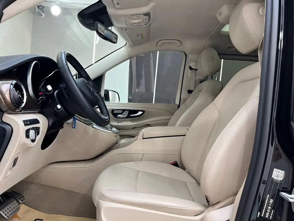 Mercedes-Benz V-Class 2023 — фото 13