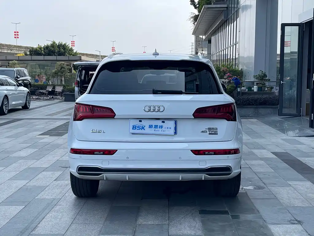 Audi Q5L 2018 — фото 5