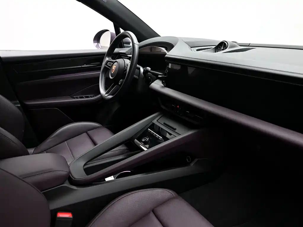Porsche Macan EV 2025 — фото 9