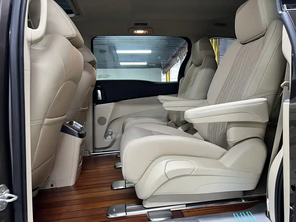 Buick GL8 2023 — фото 8