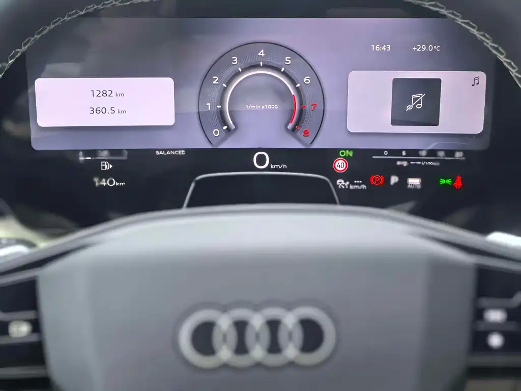 Audi Q5L 2025 — фото 8