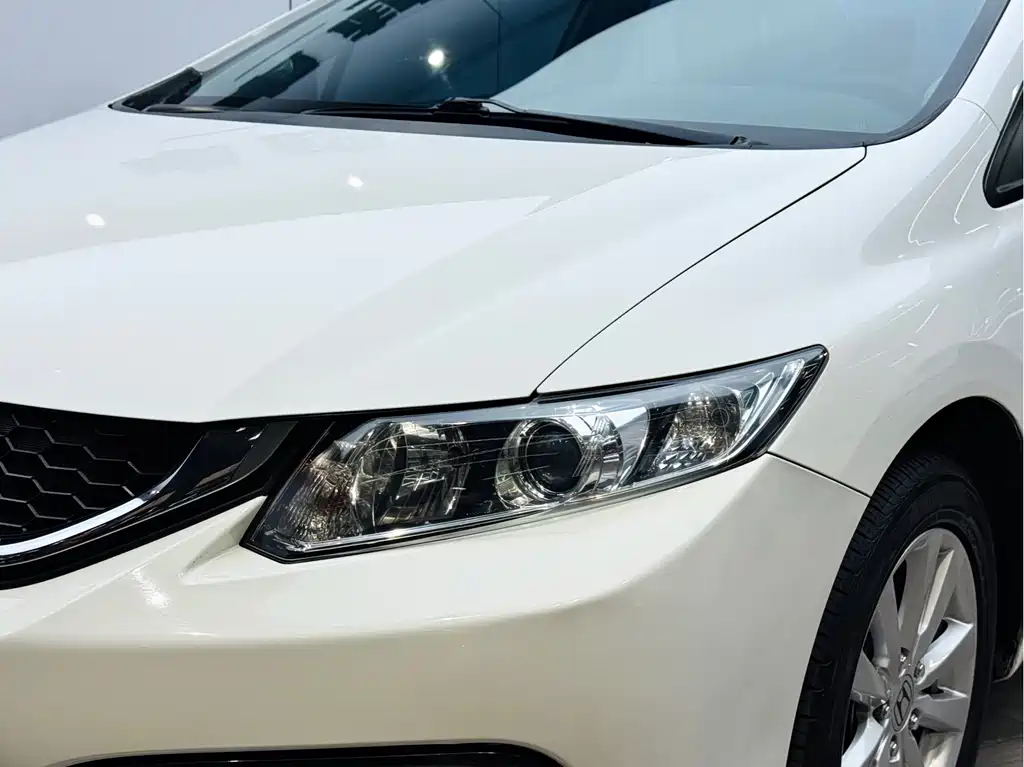 Honda Civic 2015 — фото 18