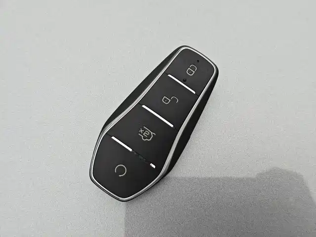 BYD Dolphin 2022 — фото 11
