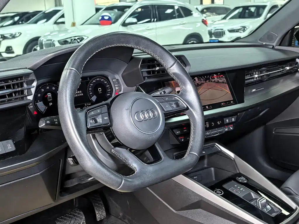 Audi A3 2023 — фото 11