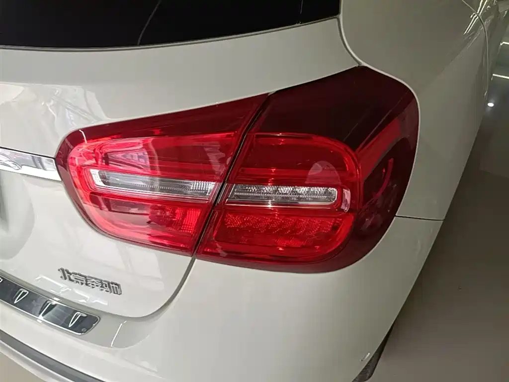 Mercedes-Benz GLA 2017 — фото 8