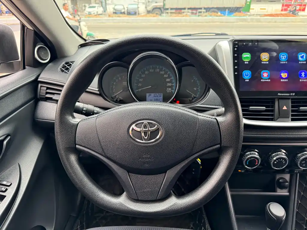 Toyota Yaris L 2019 — фото 6